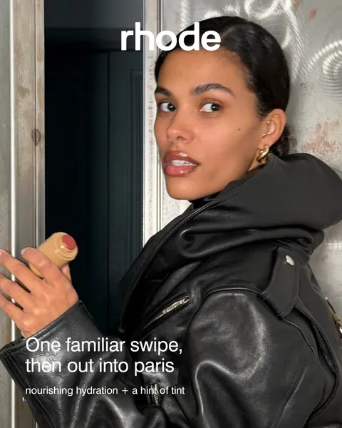 A rhode post made in Keeng: one familiar swipe, then out into Paris